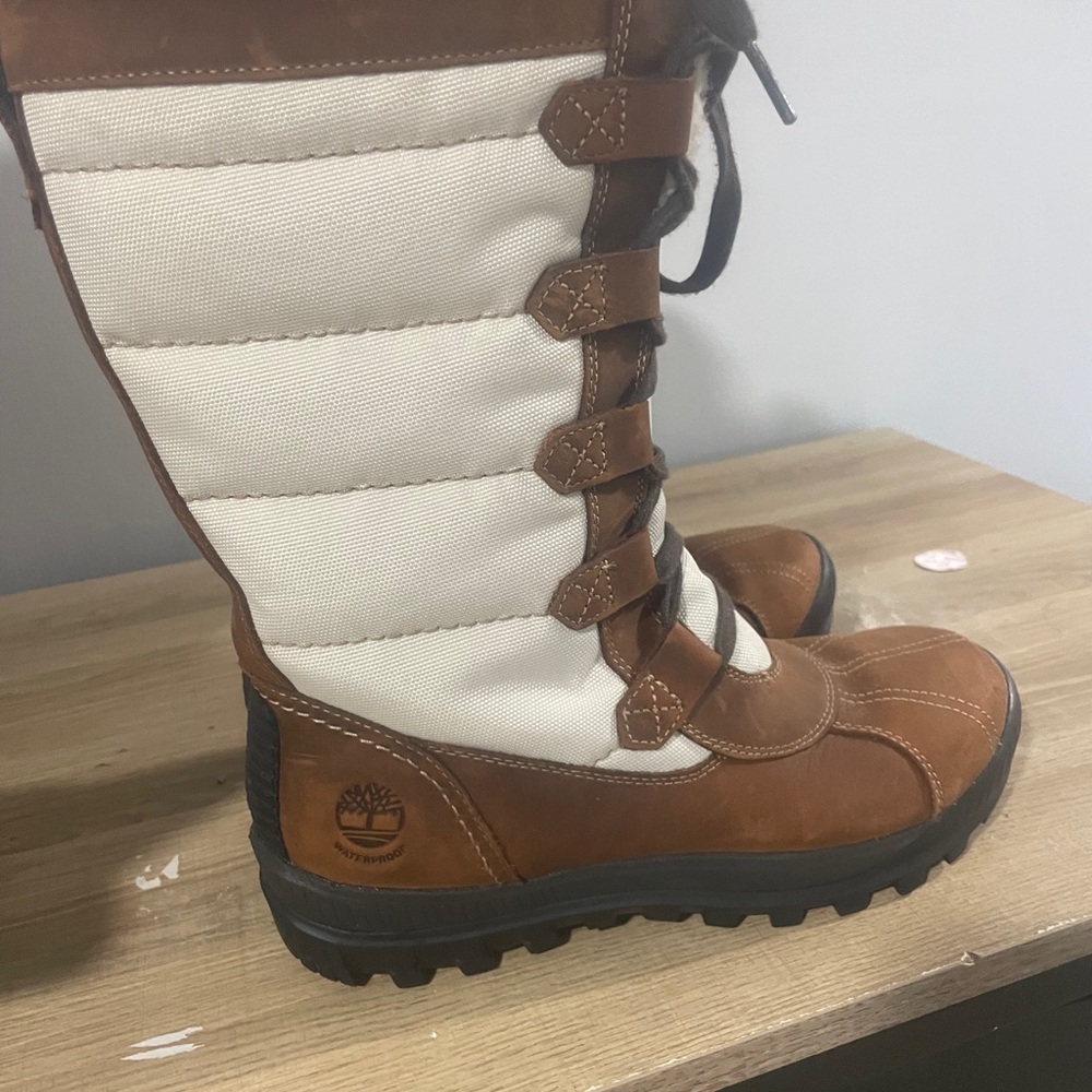 Timberland Women's Brown and White Boots
